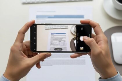Mobile and online fax document transmission